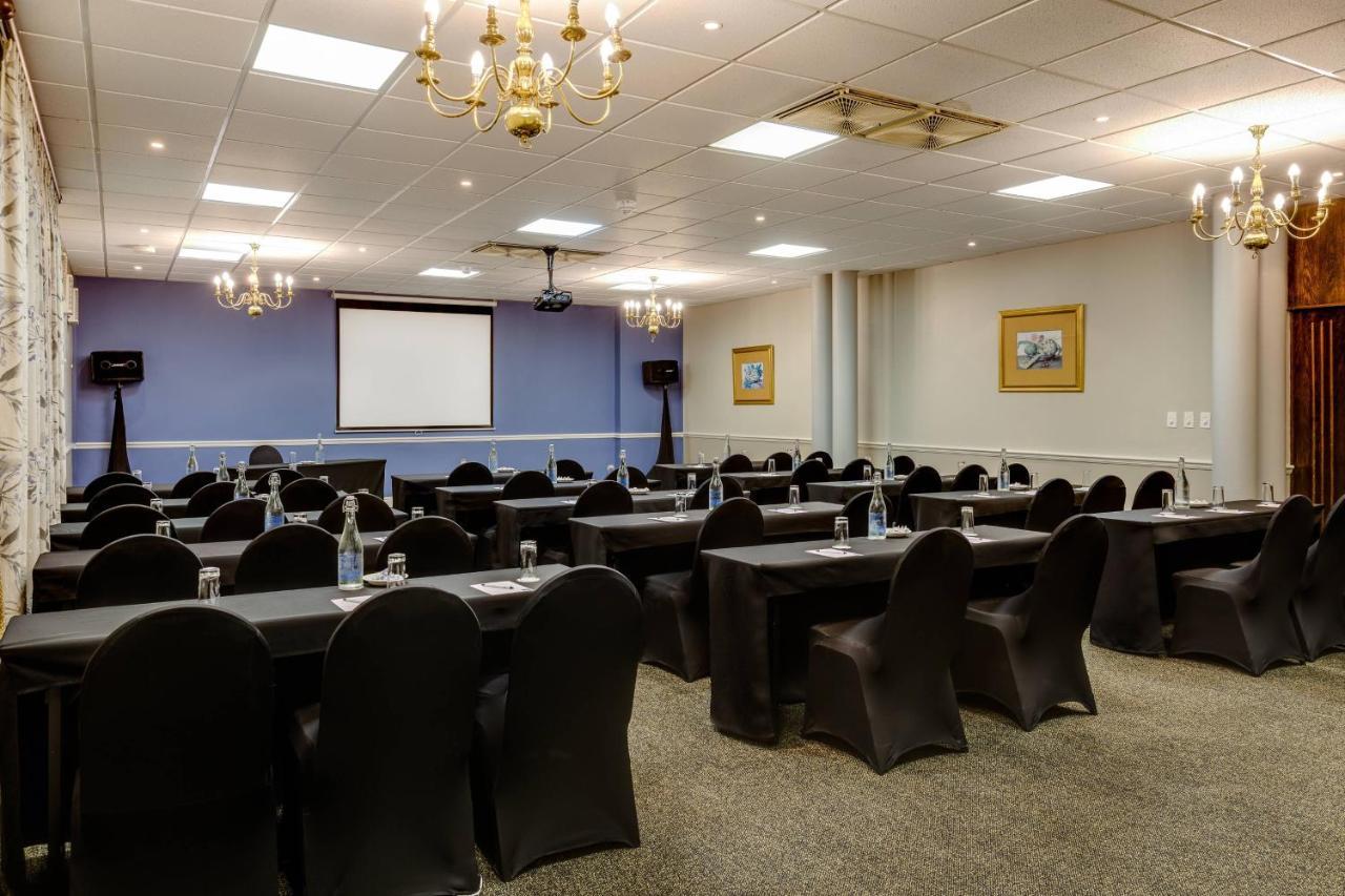 Protea Hotel By Marriott George King George Buitenkant foto