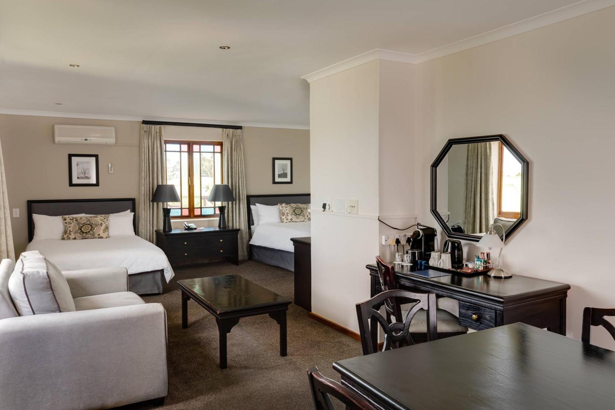 Protea Hotel By Marriott George King George Buitenkant foto